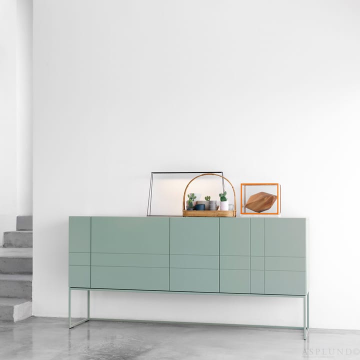 Kilt Light 137 sideboard, char grey, 3 dörrar Asplund