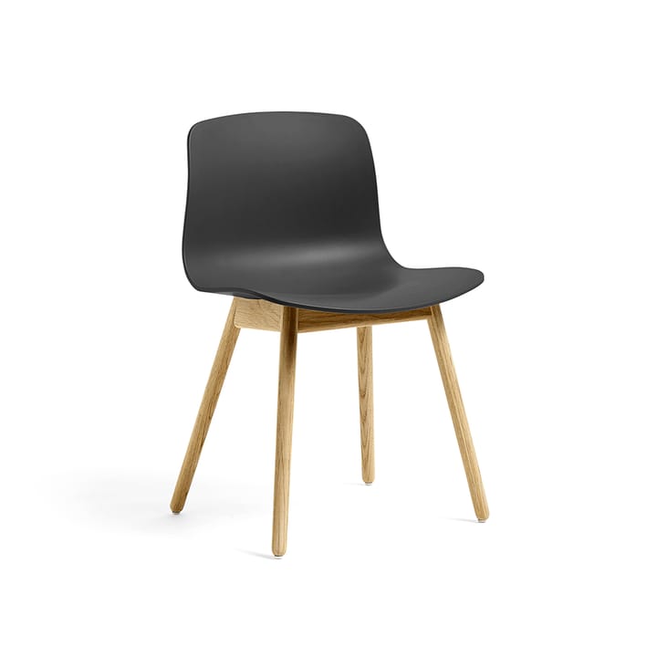 About a Chair 12 stol, Soft black-lackad ek HAY