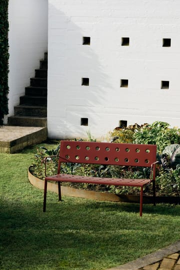 Balcony Lounge bänk med armstöd 121,5x69 cm - Iron red - HAY