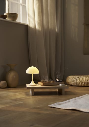 Panthella 160 Portable v3 bordslampa - Opal beige - Louis Poulsen