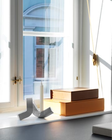 Crooked ljusstake 1 - Warm grey - Normann Copenhagen