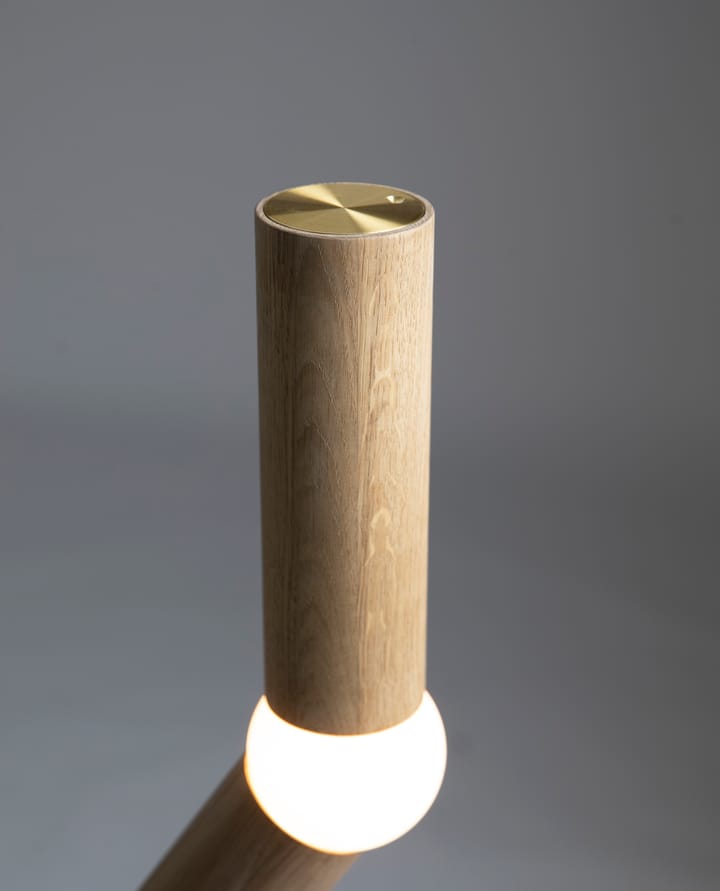 Lightbone golvlampa 124,3 cm, Natural oak Oblure