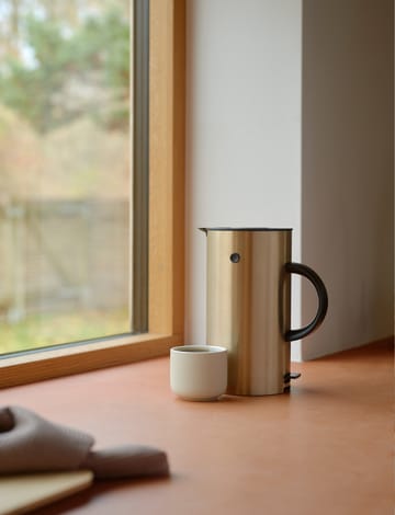 EM77 vattenkokare (EU) 1,5 L - Brushed brass - Stelton