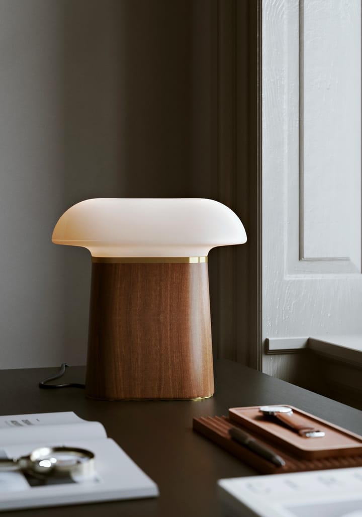 Nova bordslampa - Walnut - Woud