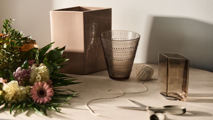 Gåvoguide och presenttips hos Nordic Nest. Här vaser från Iittala.
